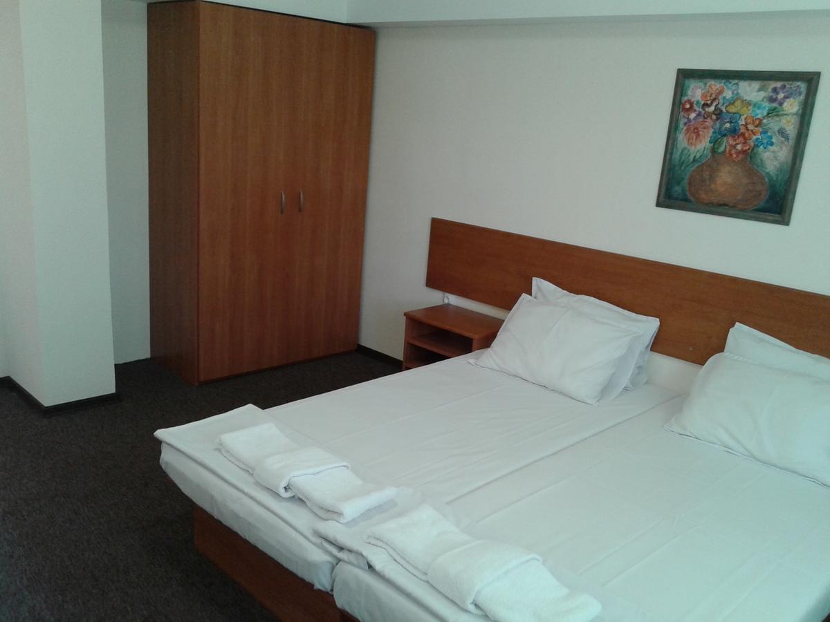 Hotel Stroitel Hisarya Buitenkant foto