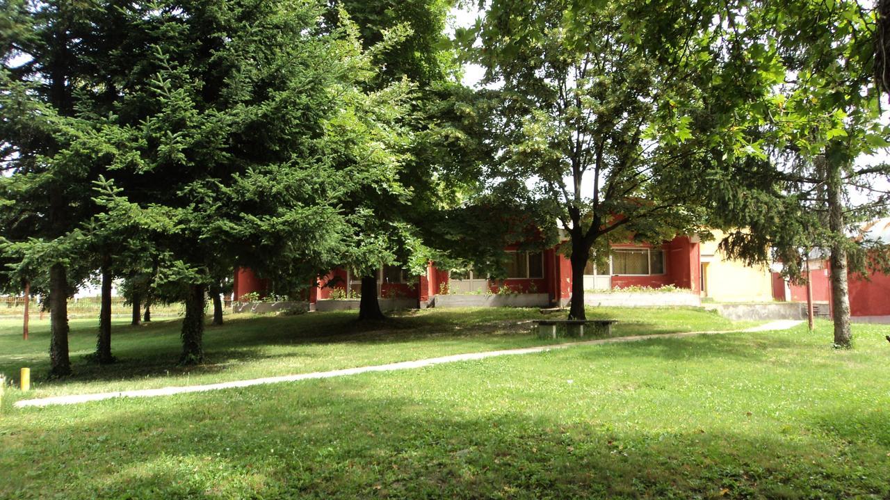 Hotel Stroitel Hisarya Buitenkant foto