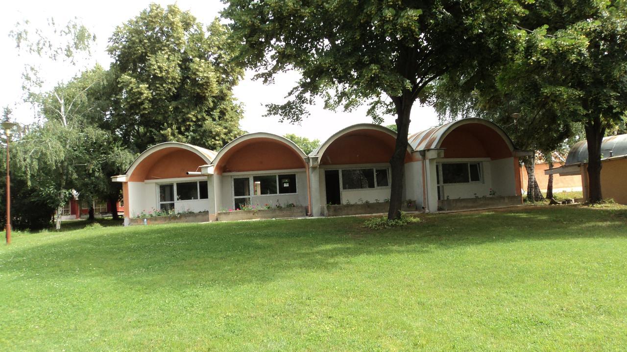 Hotel Stroitel Hisarya Buitenkant foto