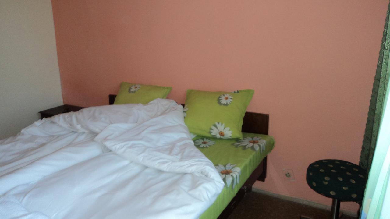 Hotel Stroitel Hisarya Buitenkant foto
