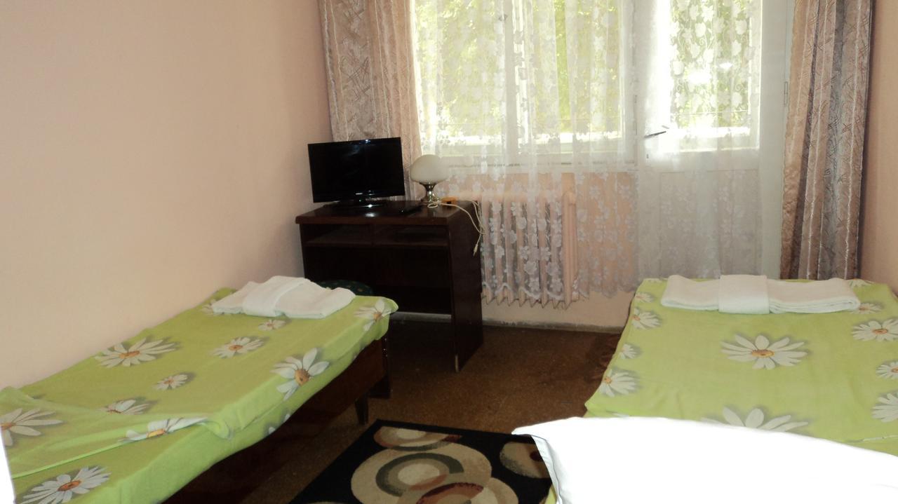 Hotel Stroitel Hisarya Buitenkant foto